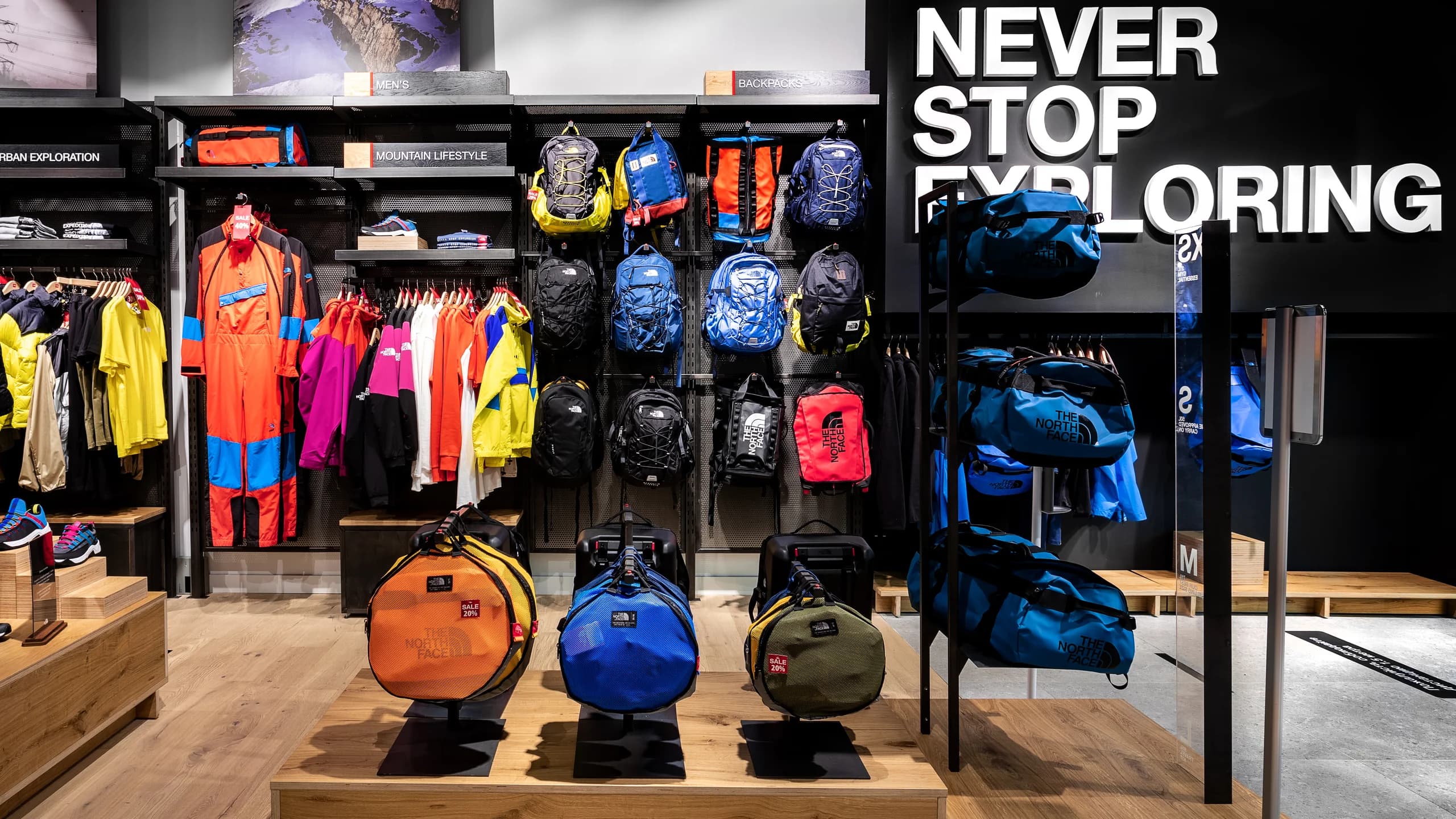 Магазин The North Face в ТЦ Галерея - 3