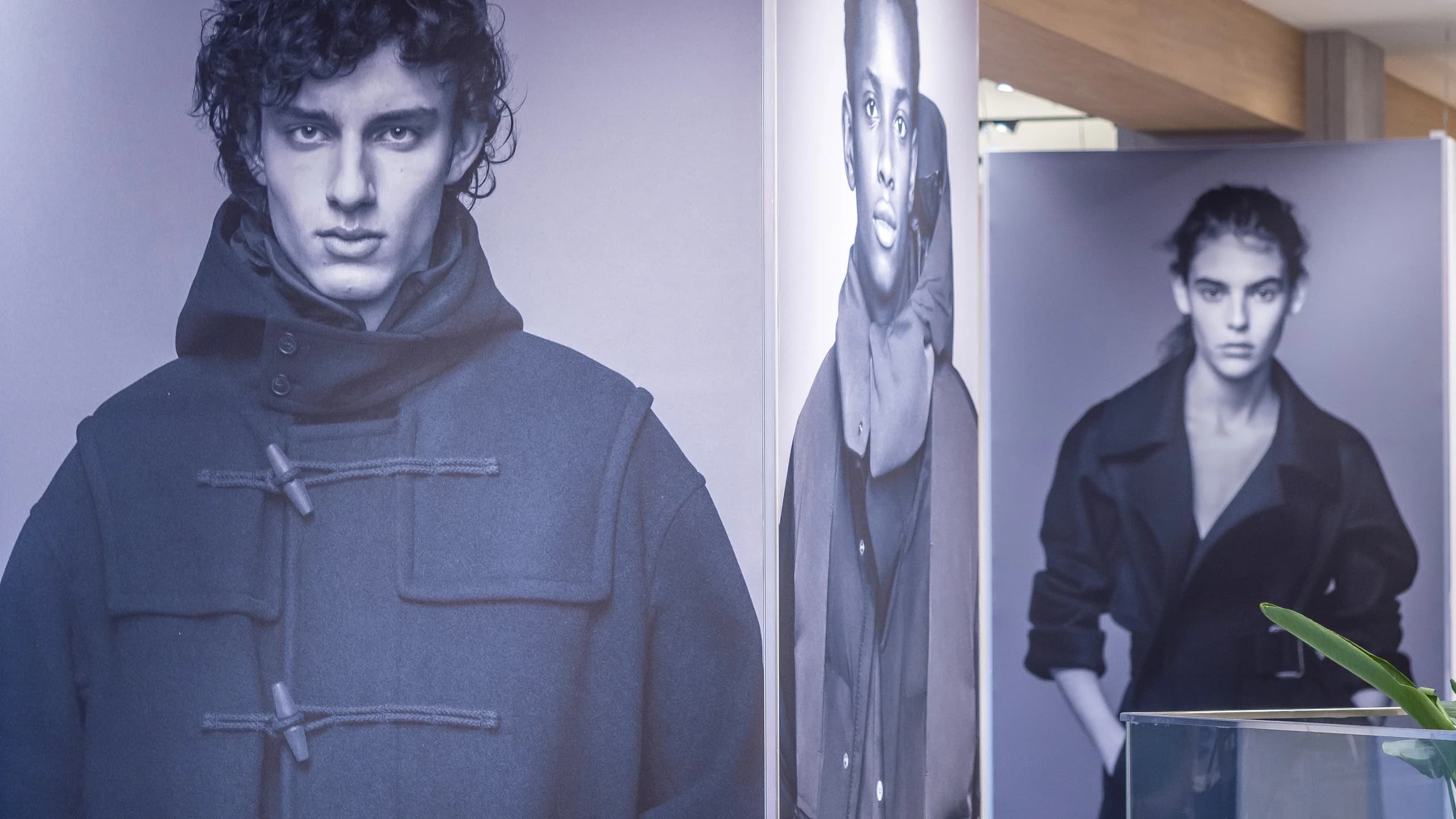 Рамы для натяжения текстиля в Uniqlo