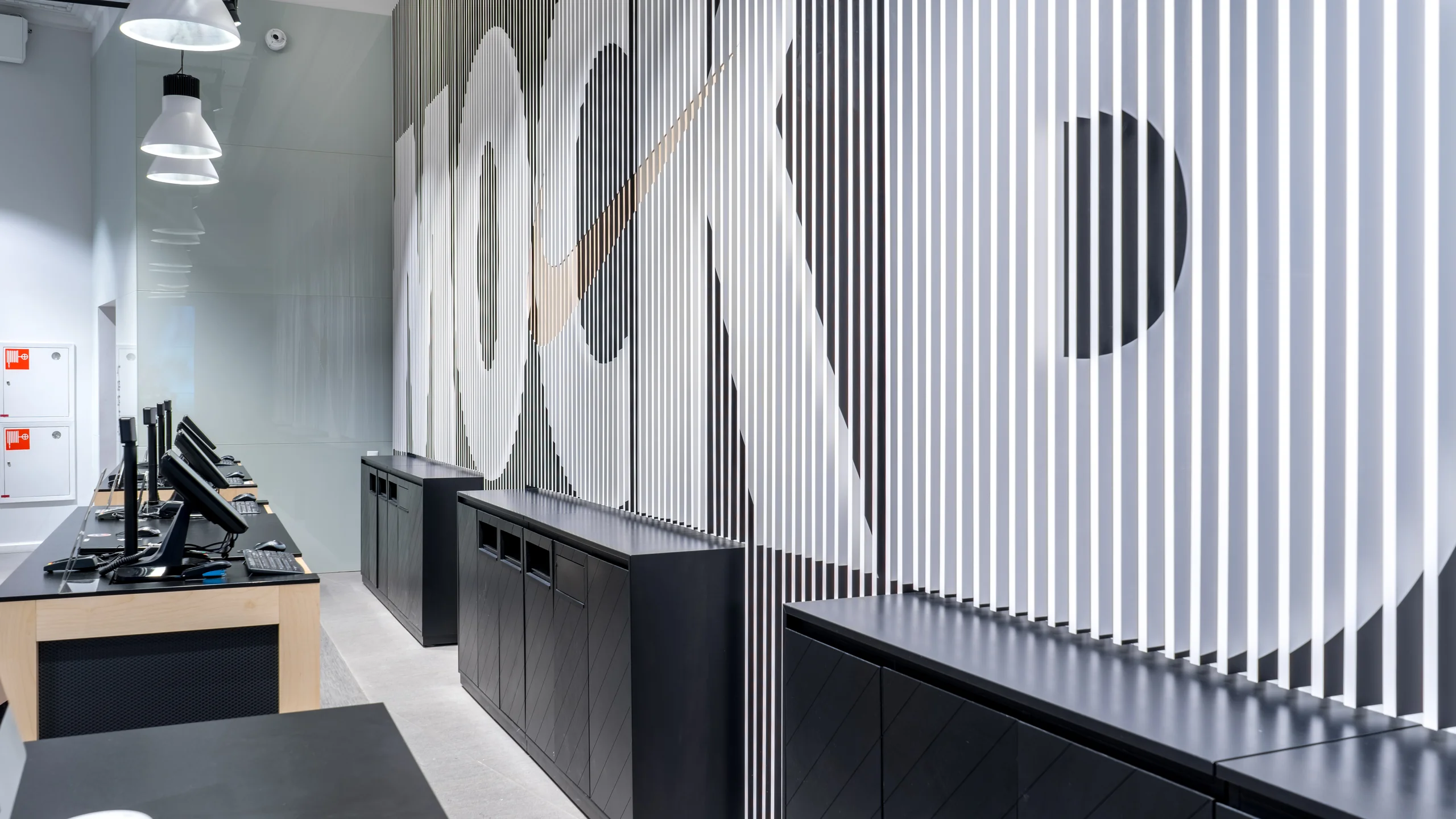 Стена за кассой Nike Кузнецкий Мост  - 1