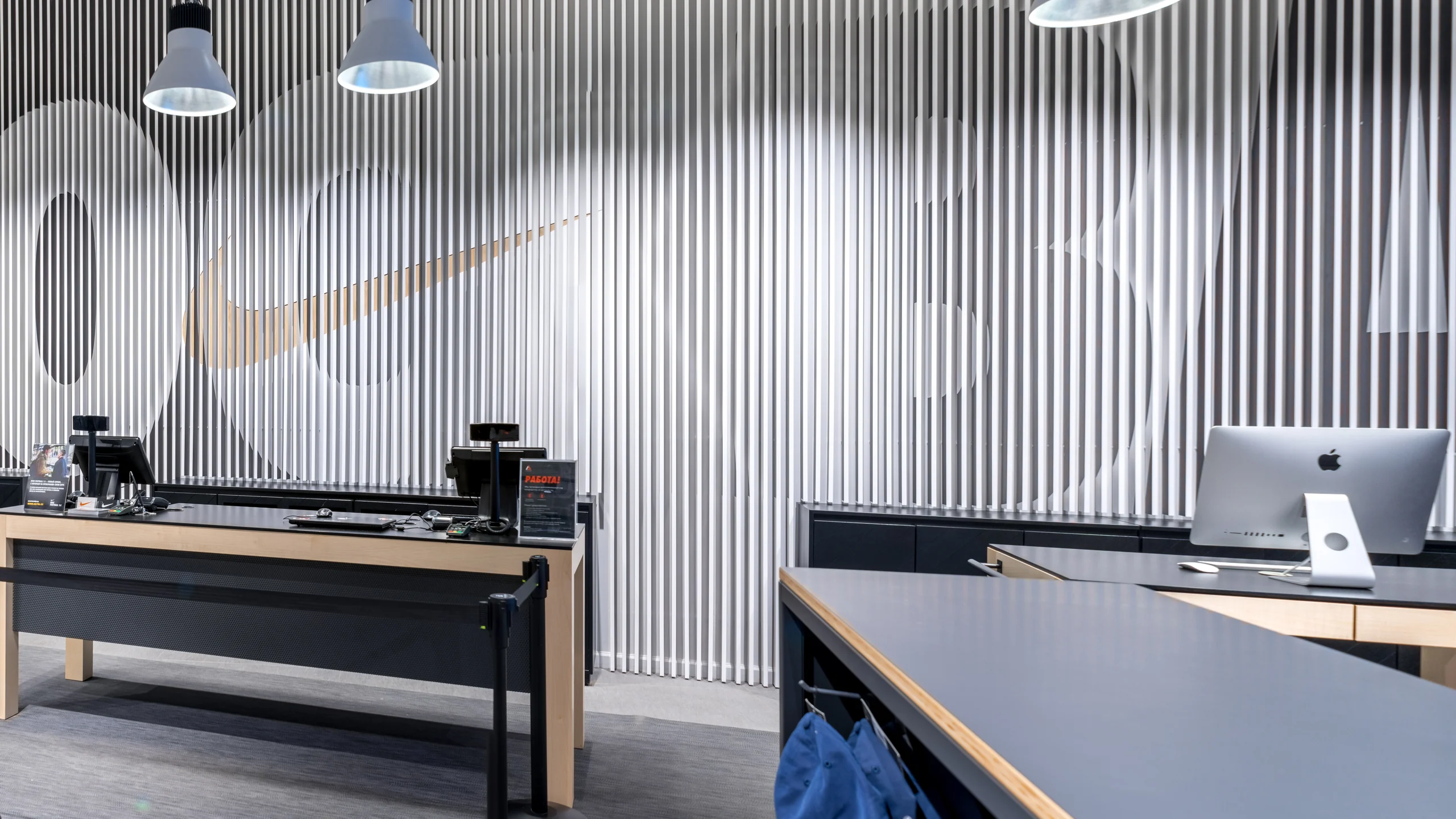 Стена за кассой Nike Кузнецкий Мост  - 2