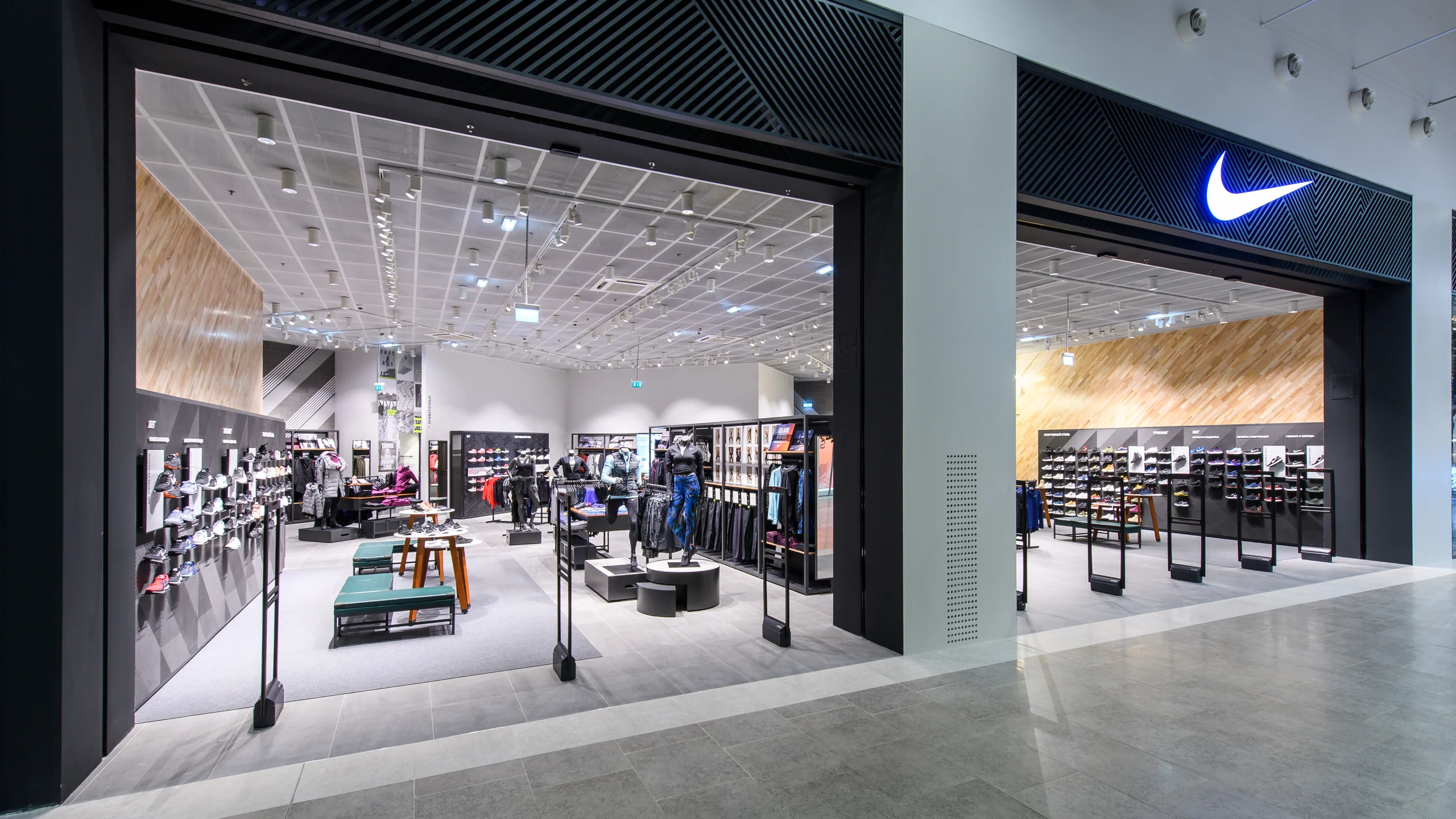 Фасад магазина Nike в ТЦ МЕГА Теплый Стан - 1