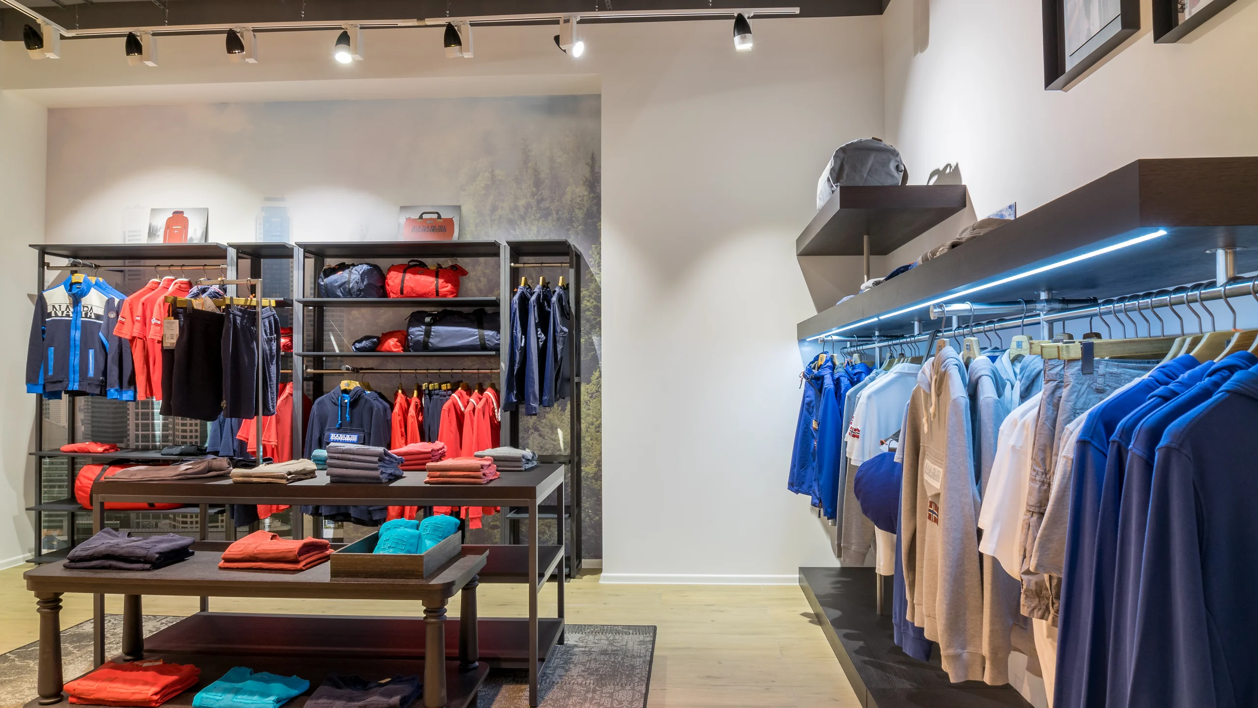 Магазин Napapijri в ТЦ Vegas 24 - 5