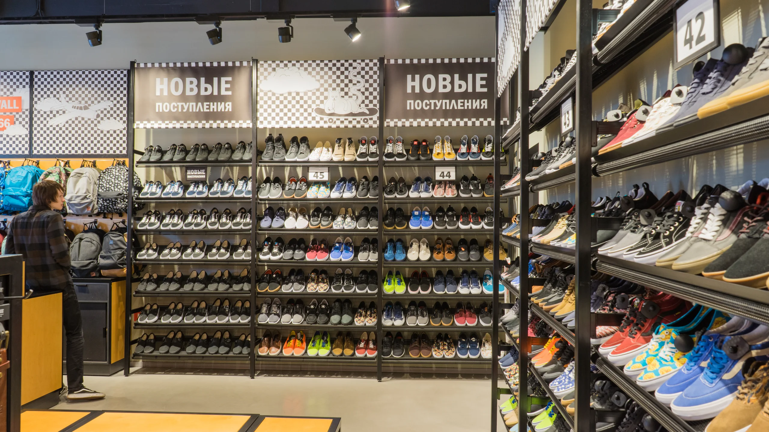 Магазин Vans в Outlet Village Vnukovo - 4