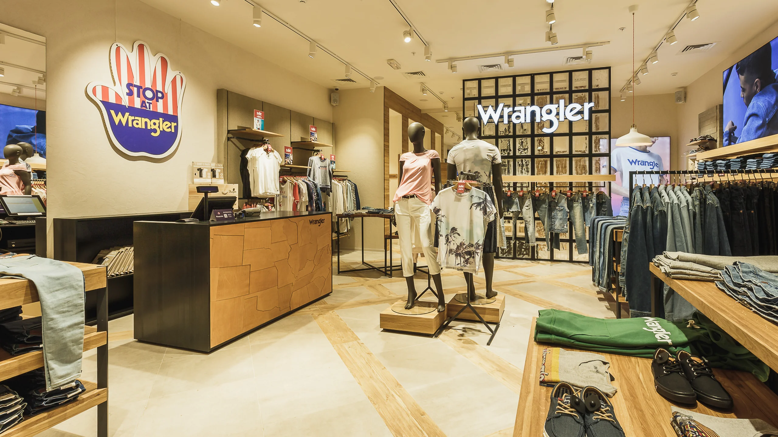 Магазин Wrangler в ТЦ Космопорт - 2